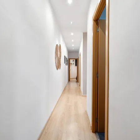 Recently Renovated 2 Bedroom Apartment In Eixample Barcelona Exterior foto
