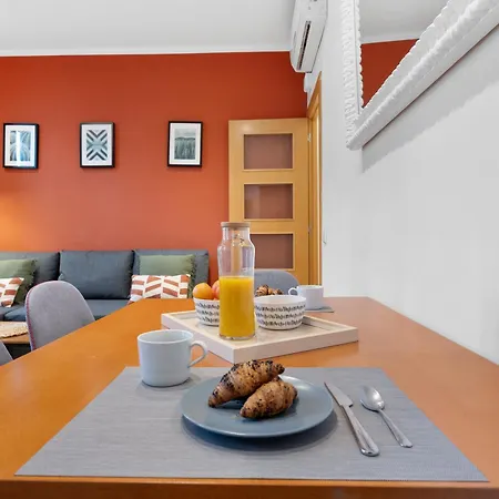 Recently Renovated 2 Bedroom Apartment In Eixample Barcelona Exterior foto
