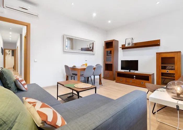 Recently Renovated 2 Bedroom Apartment In Eixample